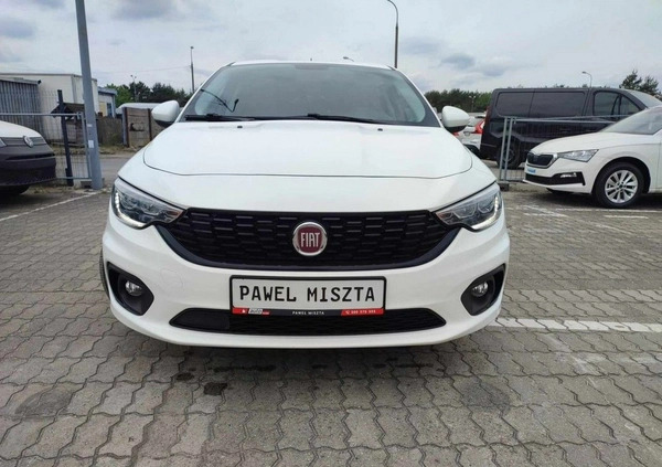 Fiat Tipo cena 52900 przebieg: 51765, rok produkcji 2019 z Karpacz małe 379